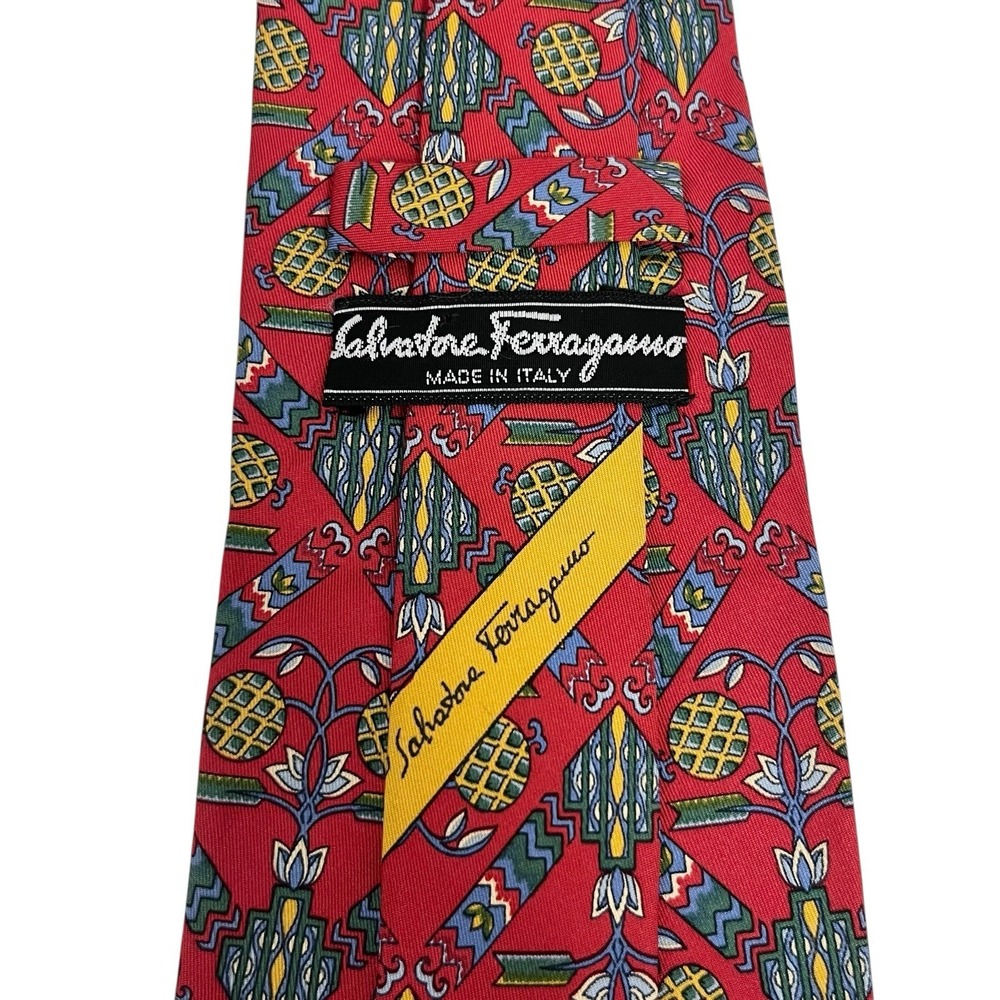 Salvatore Ferragamo Men's Tie Floral Flowers Red/Green Silk 3 7/8" (W) x 56" (L)
